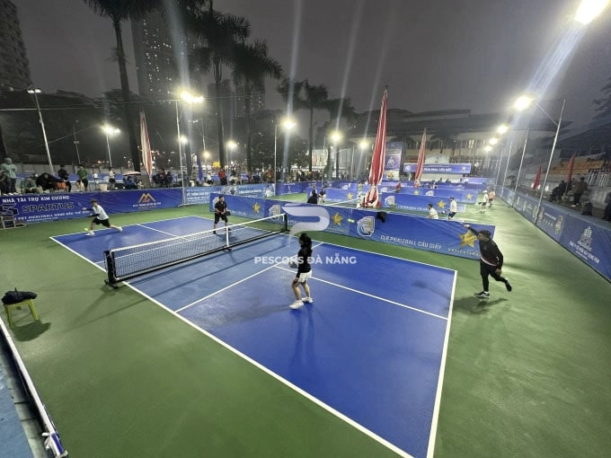 sân pickleball bê tông
