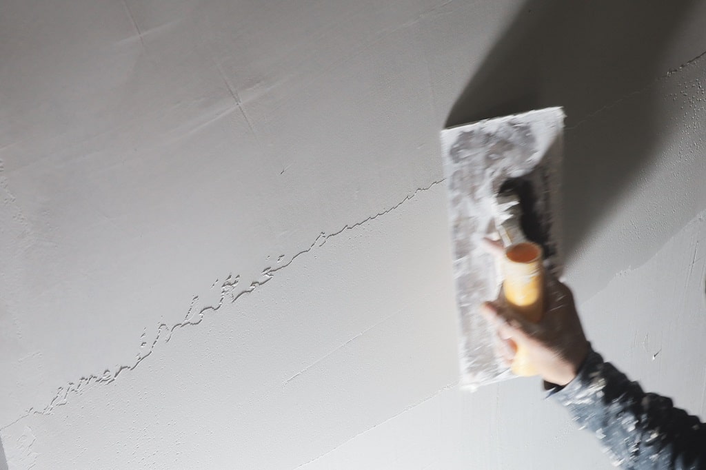 tường trát bao lâu mới được bả